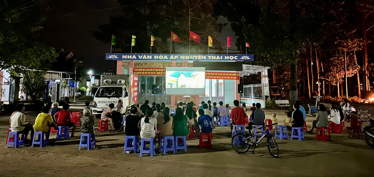 CHIẾU PHIM LƯU ĐỘNG - KHI MÀN ẢNH RỘNG KẾT NỐI TRÁI TIM